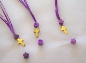 bead  cross necklace (2)